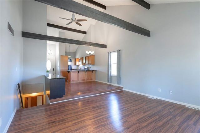 270 NE Bayview Drive, Lee's Summit, MO 64064