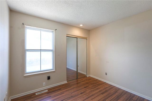 270 NE Bayview Drive, Lee's Summit, MO 64064