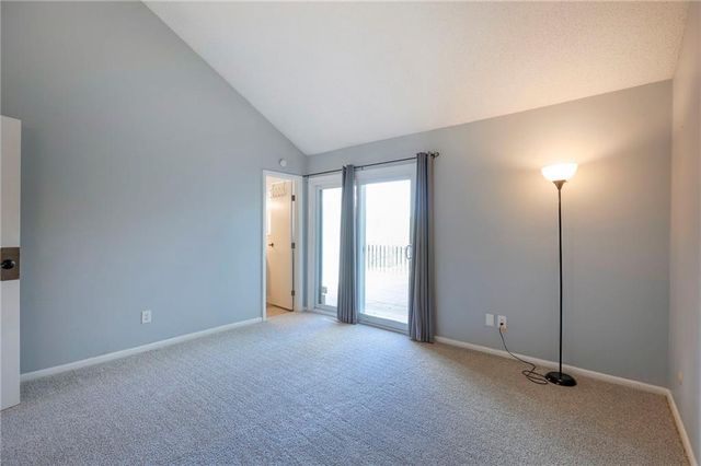 270 NE Bayview Drive, Lee's Summit, MO 64064