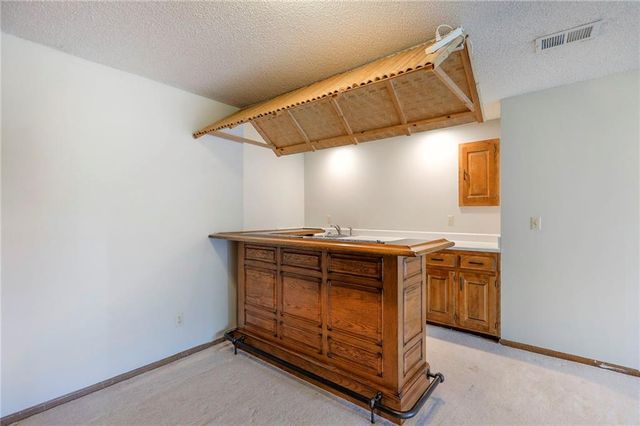 270 NE Bayview Drive, Lee's Summit, MO 64064