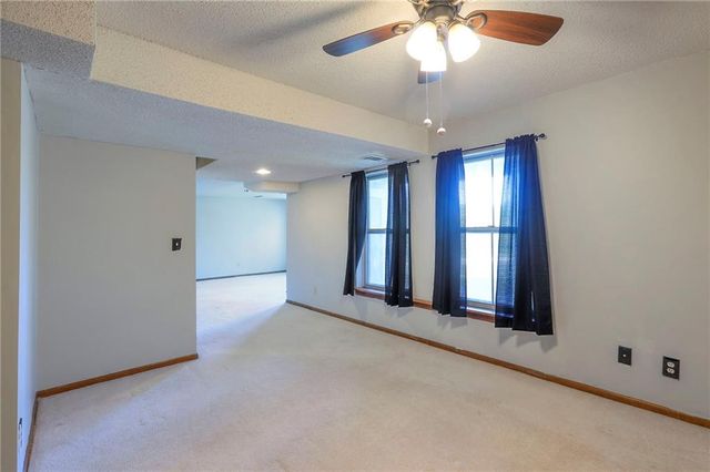 270 NE Bayview Drive, Lee's Summit, MO 64064