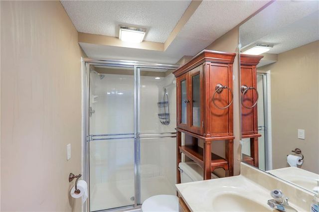 270 NE Bayview Drive, Lee's Summit, MO 64064