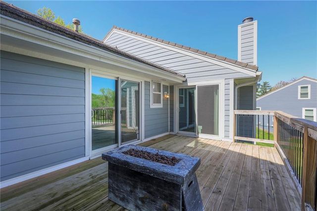 270 NE Bayview Drive, Lee's Summit, MO 64064