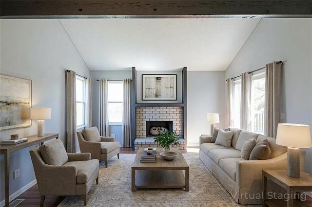 270 NE Bayview Drive, Lee's Summit, MO 64064