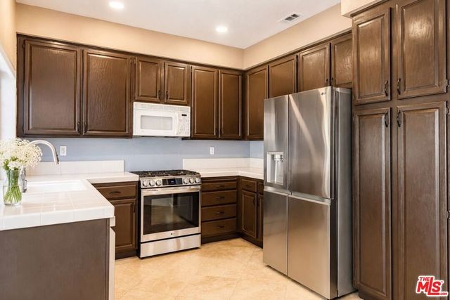 1021 Amberton Lane, Newbury Park, CA 91320