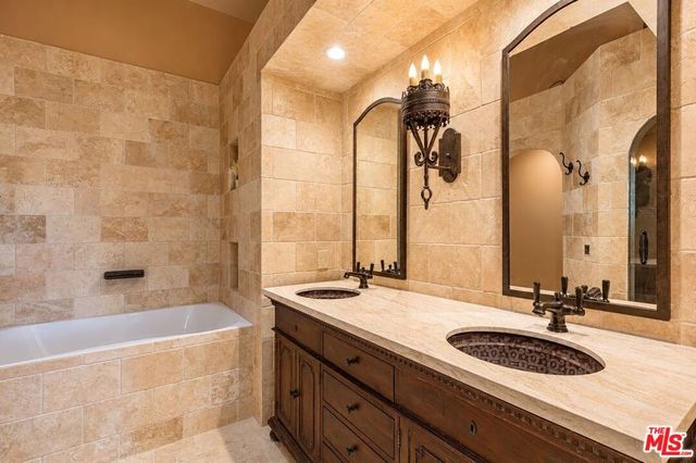 1021 Amberton Lane, Newbury Park, CA 91320