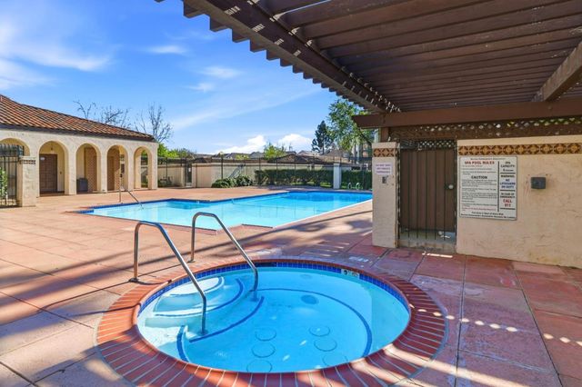 39843 Cedar Boulevard 227, Newark, CA 94560