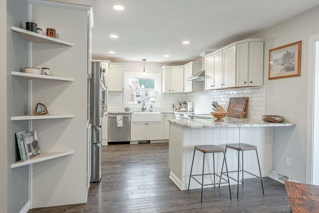 410 4th Avenue, New Glarus, WI 53574