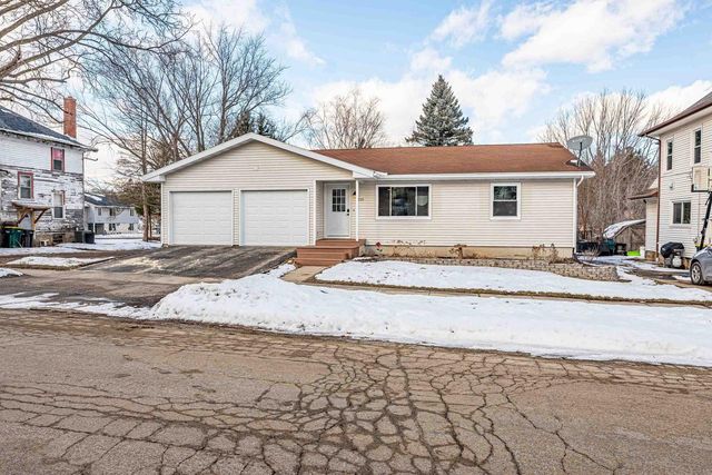 410 4th Avenue, New Glarus, WI 53574