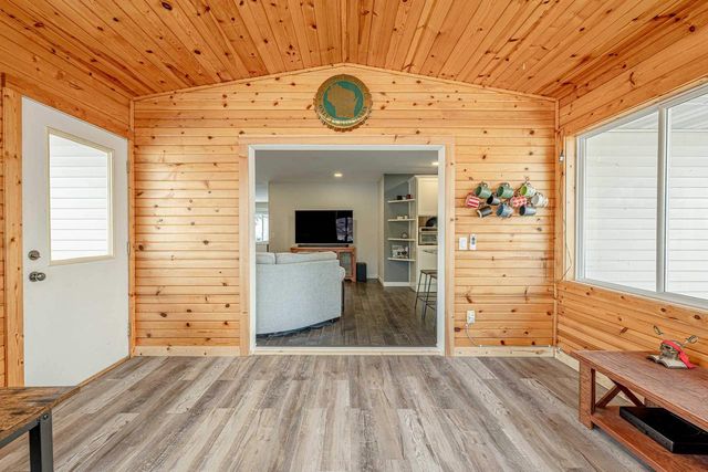 410 4th Avenue, New Glarus, WI 53574