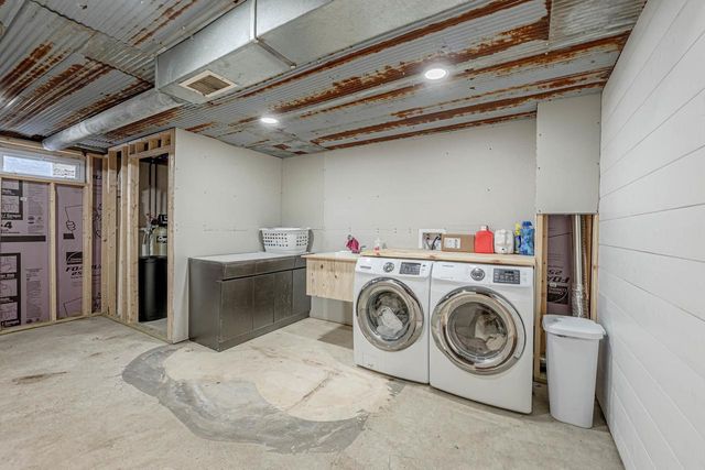 410 4th Avenue, New Glarus, WI 53574