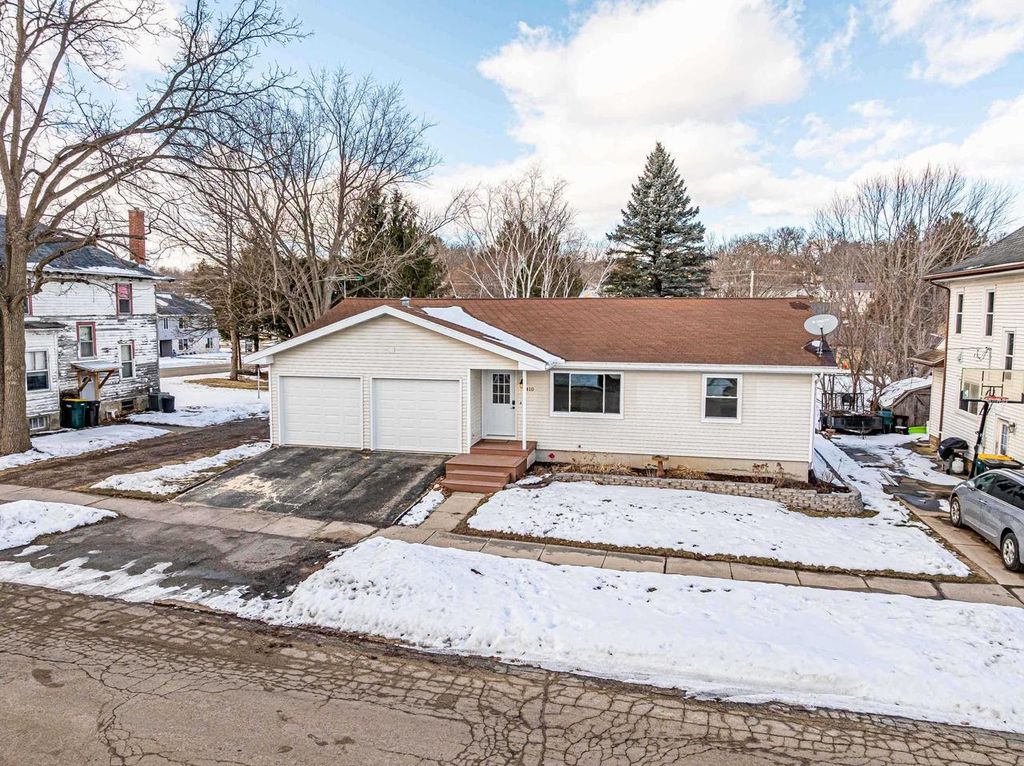 410 4th Avenue, New Glarus, WI 53574