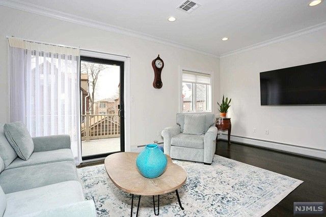 793 Harvard Place, Cliffside Park, NJ 07010