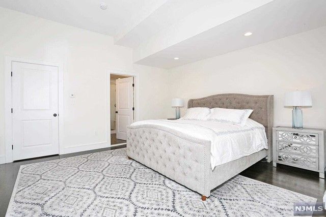 793 Harvard Place, Cliffside Park, NJ 07010