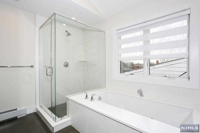 793 Harvard Place, Cliffside Park, NJ 07010