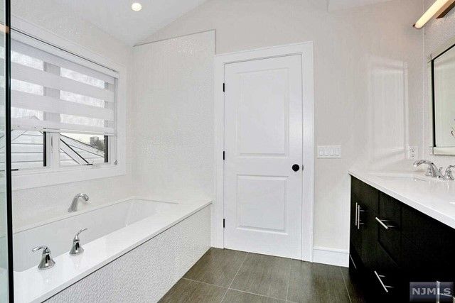 793 Harvard Place, Cliffside Park, NJ 07010