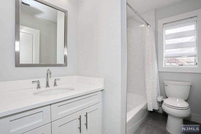 793 Harvard Place, Cliffside Park, NJ 07010