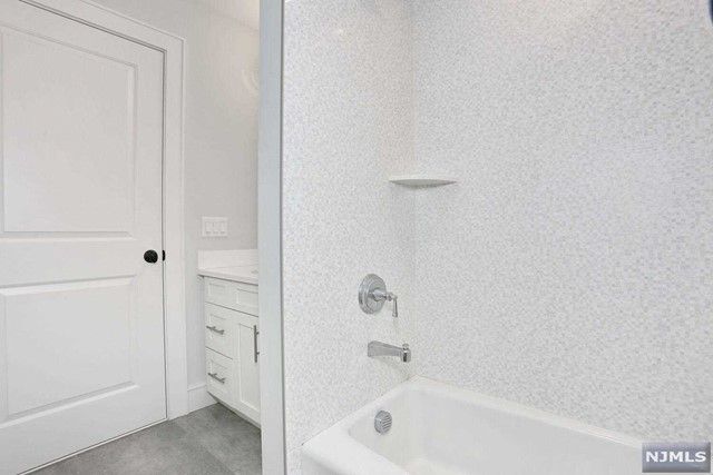 793 Harvard Place, Cliffside Park, NJ 07010