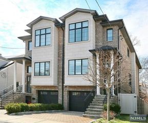 793 Harvard Place, Cliffside Park, NJ 07010