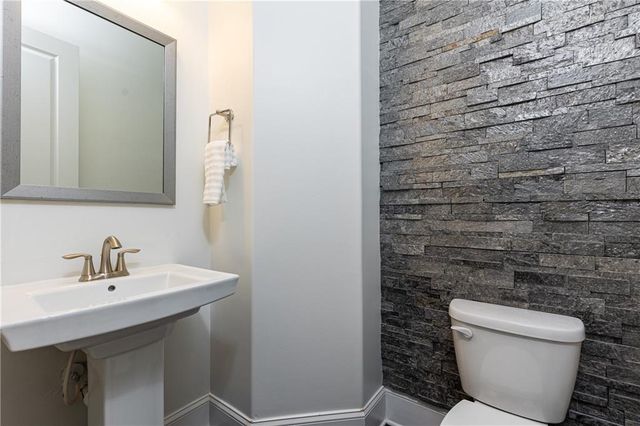 2160 Prestwick Court, Atlanta, GA 30319