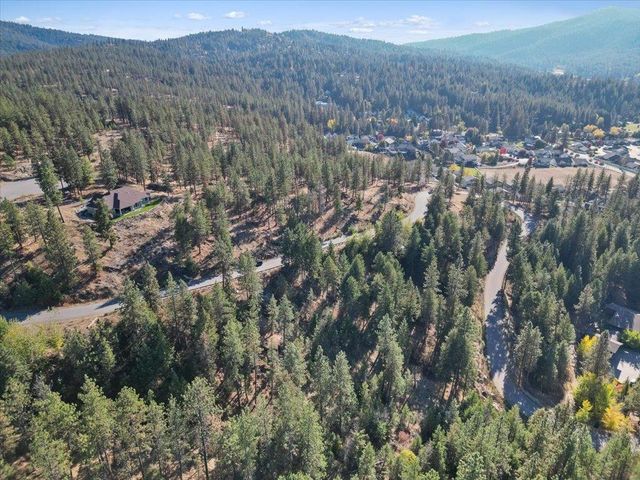 12616 E Chester Ridge Ln, Spokane, WA 99206