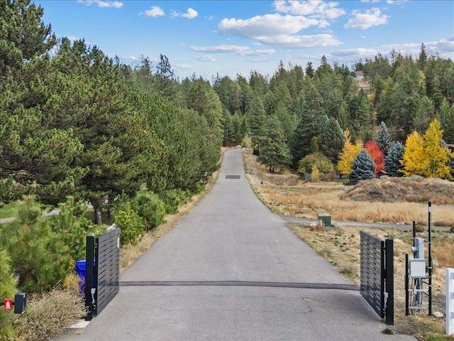 12616 E Chester Ridge Ln, Spokane, WA 99206