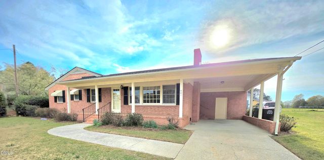 401 N Lincoln Street, Benson, NC 27504