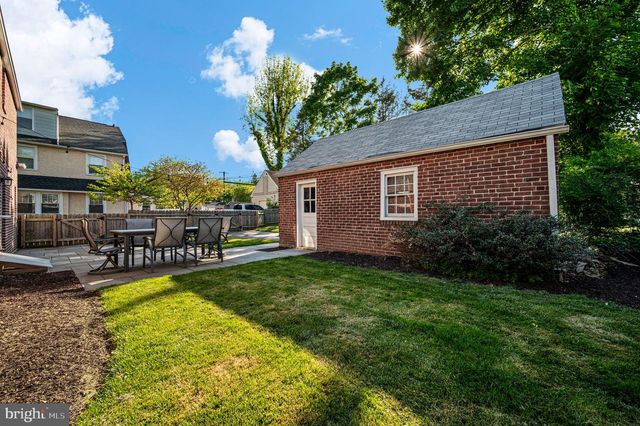 56 N BROOKSIDE RD, Springfield, PA 19064