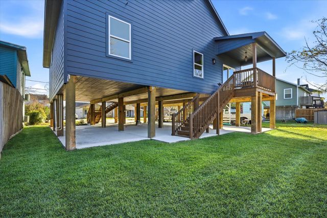 214 S Y Street, La Porte, TX 77571