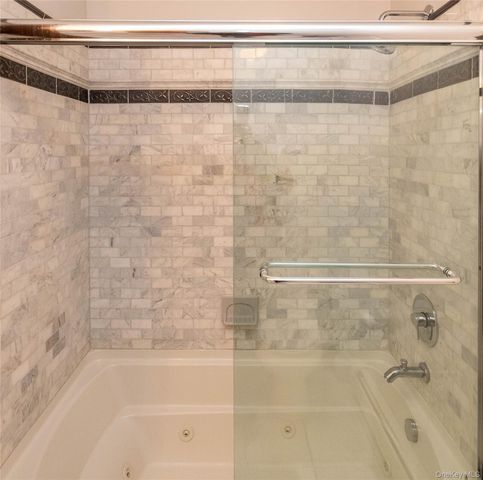 11 Shaker Court, New Windsor, NY 12553