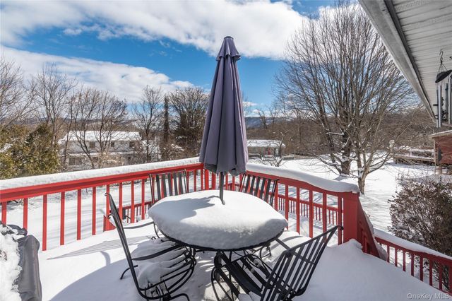 11 Shaker Court, New Windsor, NY 12553