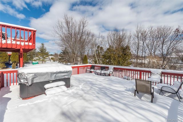 11 Shaker Court, New Windsor, NY 12553