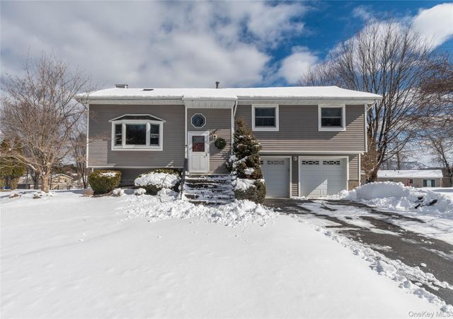 11 Shaker Court, New Windsor, NY 12553