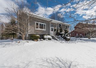 11 Shaker Court, New Windsor, NY 12553