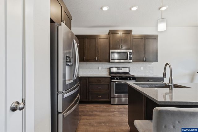 1262 Daylily St, Woodburn, OR 97071