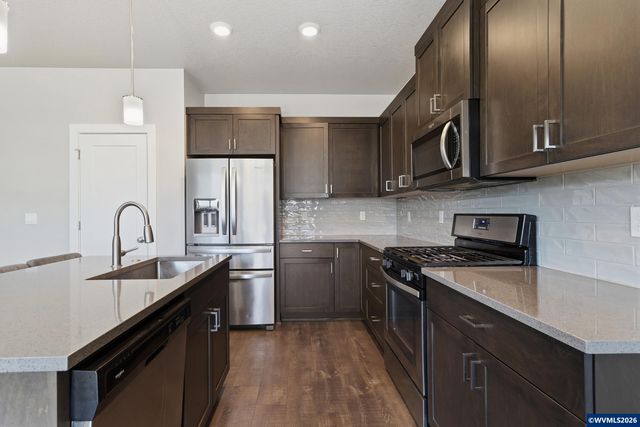 1262 Daylily St, Woodburn, OR 97071