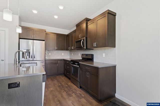 1262 Daylily St, Woodburn, OR 97071