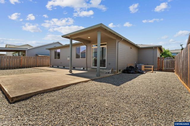 1262 Daylily St, Woodburn, OR 97071