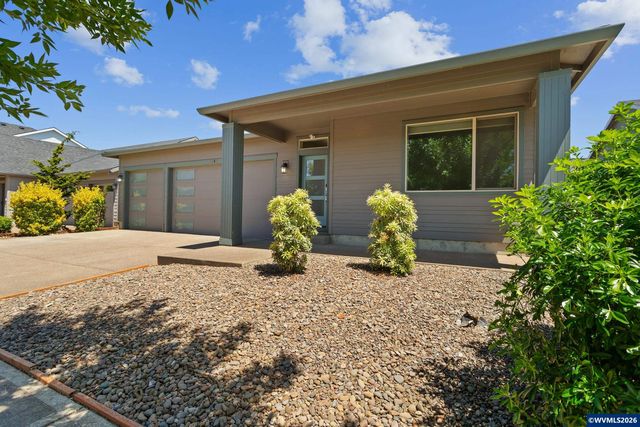 1262 Daylily St, Woodburn, OR 97071