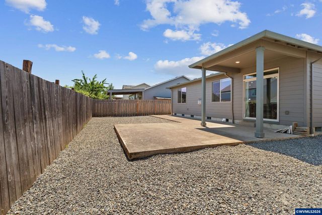 1262 Daylily St, Woodburn, OR 97071