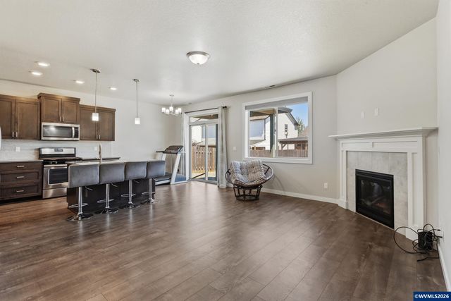 1262 Daylily St, Woodburn, OR 97071