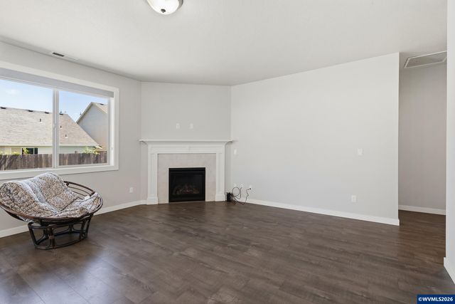 1262 Daylily St, Woodburn, OR 97071