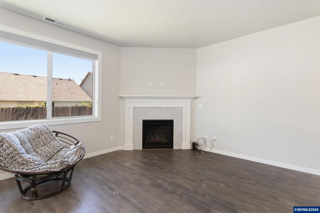 1262 Daylily St, Woodburn, OR 97071