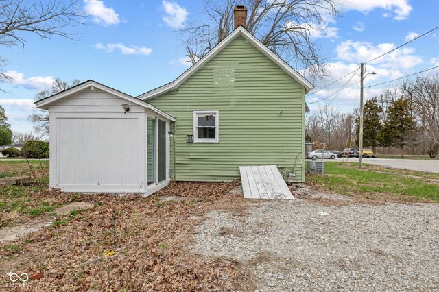 9712 N Price Street, Knightsville, IN 47857