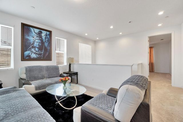 6118 E Berkeley Ave, Fresno, CA 93727