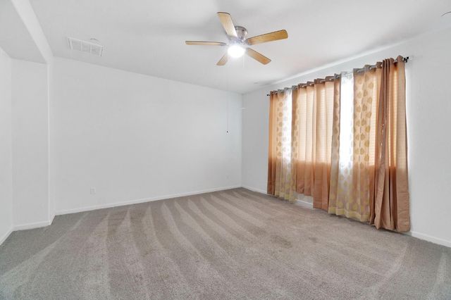 6118 E Berkeley Ave, Fresno, CA 93727