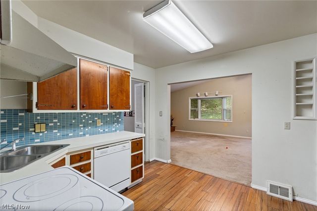 1490 Shanabrook Drive, Akron, OH 44313