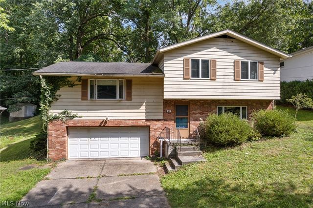 1490 Shanabrook Drive, Akron, OH 44313