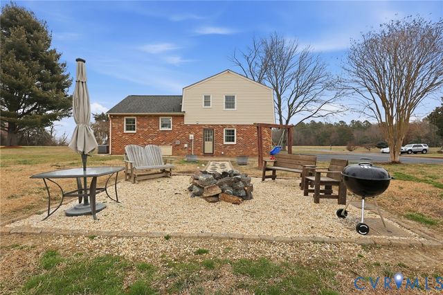 14123 Horseshoe Bridge Rd, Ashland, VA 23005