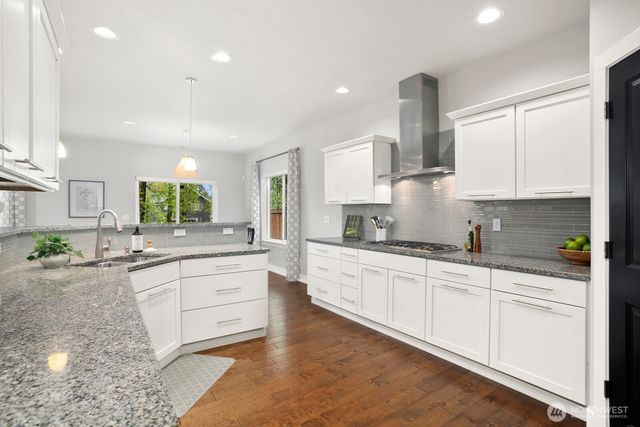 20025 6th Place W, Lynnwood, WA 98036